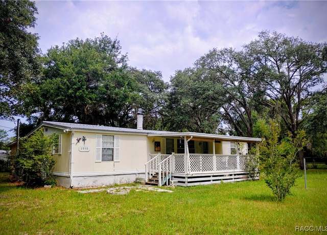 Property at 2550 N Reynolds Ave, Crystal River, FL 34428, 4 beds, 2 baths