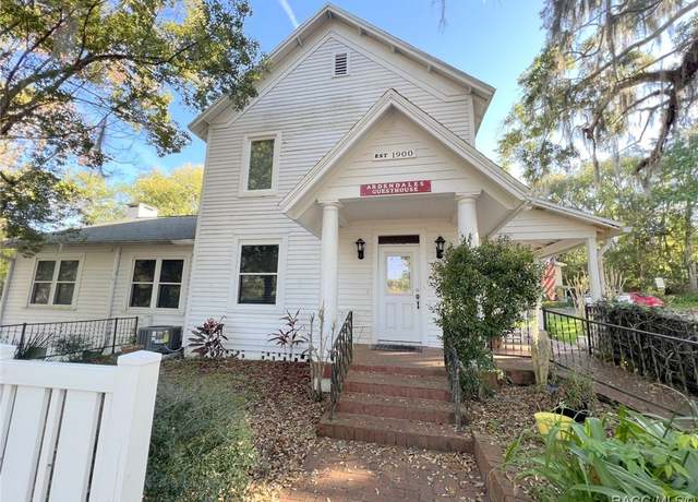 Property at 202 E Liberty St, Brooksville, FL 34601, 5 beds, 5 baths