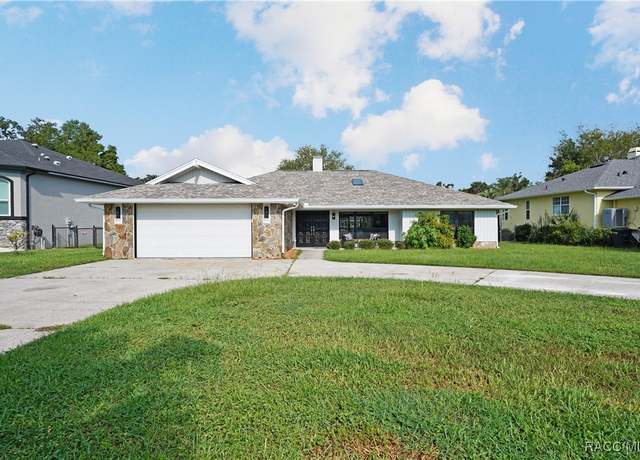 Property at 5012 S Deep Water Pt, Homosassa, FL 34448, 3 beds, 2 baths
