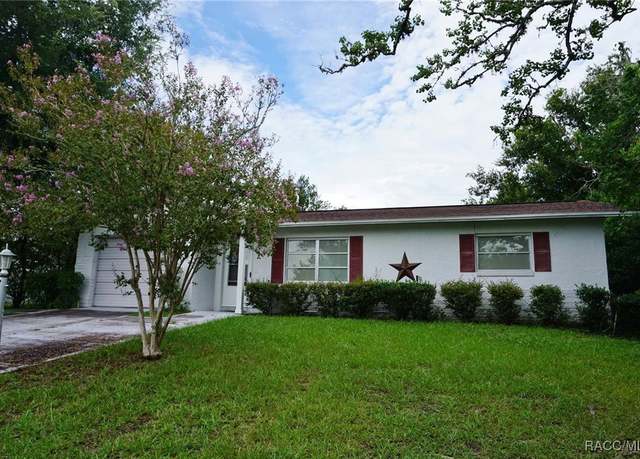 Property at 515 S Monroe St, Beverly Hills, FL 34465, 2 beds, 1.5 baths