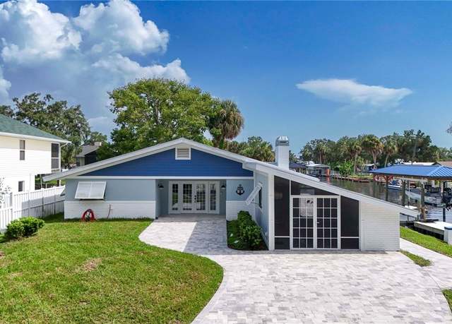 Property at 1940 NW 18th St, Crystal River, FL 34428, 3 beds, 2 baths