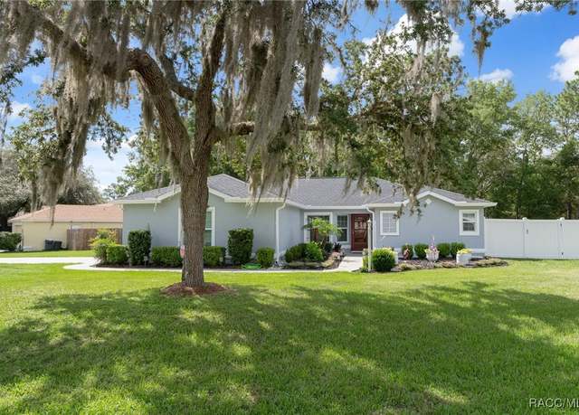Property at 140 W Frisco Ln, Citrus Springs, FL 34434, 3 beds, 2 baths