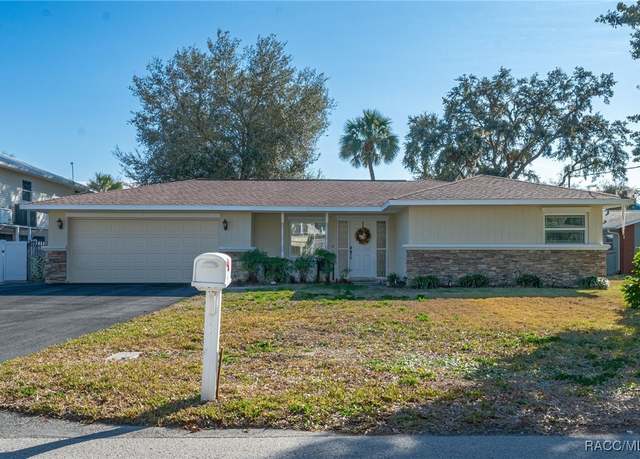 Property at 1840 NW 18th St, Crystal River, FL 34428, 3 beds, 2 baths