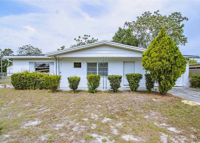 Property at 4 S Harrison St, Beverly Hills, FL 34465, 2 beds, 2 baths