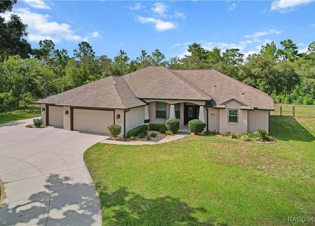 Property at 582 E Savoy St, Lecanto, FL 34461, 3 beds, 2 baths