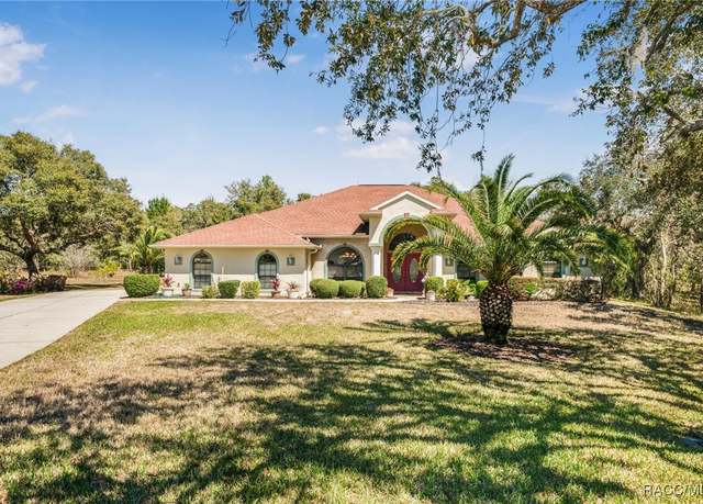 Property at 5 Peachwood Pt, Homosassa, FL 34446, 4 beds, 2 baths