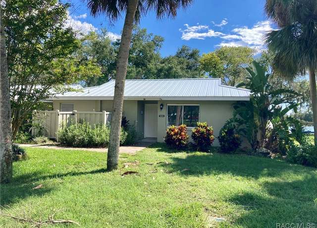 Property at 11544 W Bayshore Dr, Crystal River, FL 34429, 2 beds, 2 baths