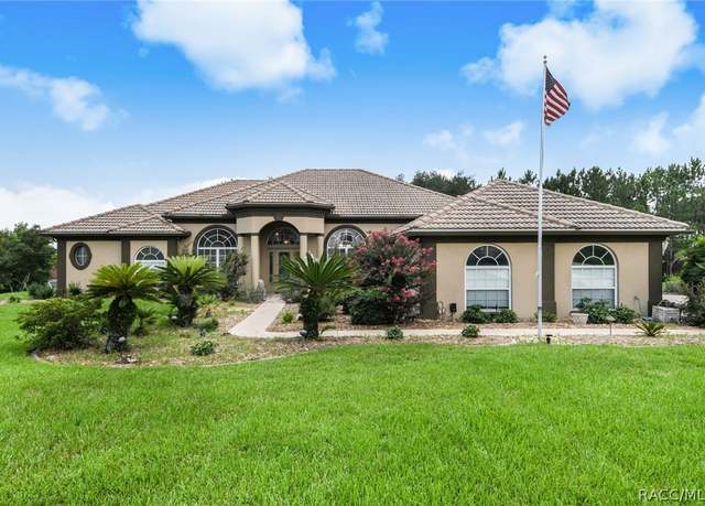Property at 576 W Fenway Dr, Hernando, FL 34442, 4 beds, 3.5 baths