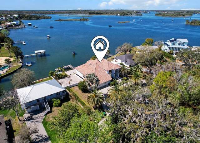 Property at 1128 N Circle Dr, Crystal River, FL 34429, 4 beds, 3 baths