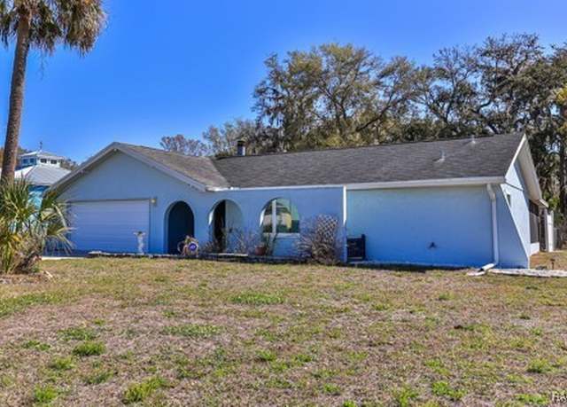Property at 819 N Country Club Dr, Crystal River, FL 34429, 3 beds, 2 baths
