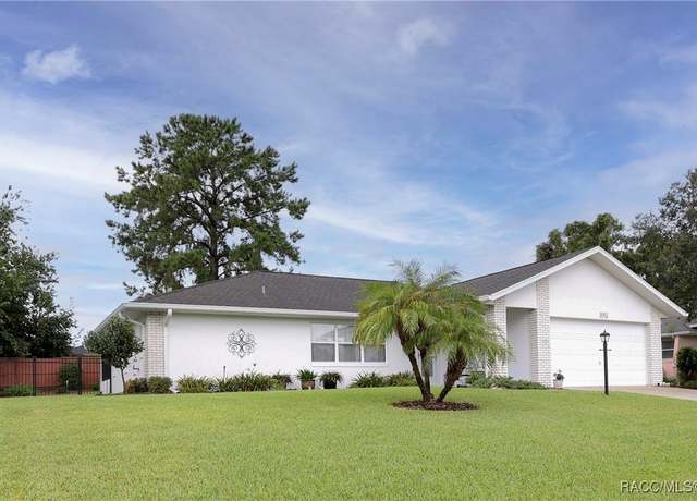 Property at 9082 E Coker Creek Ln, Inverness, FL 34450, 3 beds, 2 baths