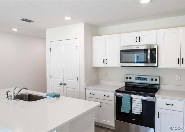 Property at 7235 N Glenridge Cir, Citrus Springs, FL 34433, 4 beds, 2 baths