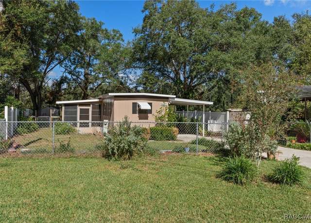 Property at 8059 E Southlake Dr, Floral City, FL 34436, 2 beds, 1 bath