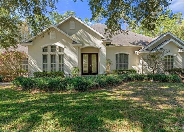 Property at 6 Oak Village Blvd S, Homosassa, FL 34446, 3 beds, 2 baths