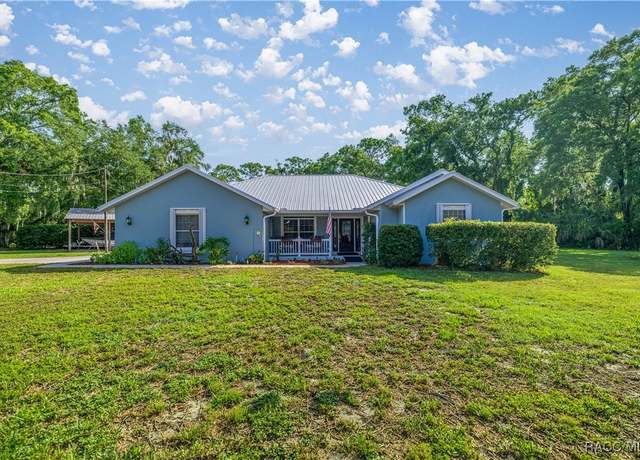 Property at 2 Nancy Pkwy, Yankeetown, FL 34498, 3 beds, 2 baths