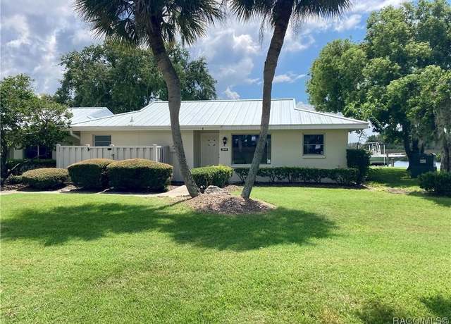 Property at 11646 W Bayshore Dr, Crystal River, FL 34429, 2 beds, 2 baths