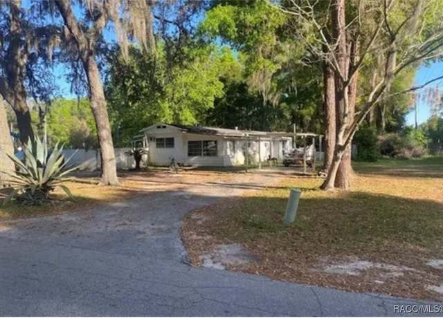 Property at 7747 E Pine Lake Ln, Floral City, FL 34436, 3 beds, 1.5 baths