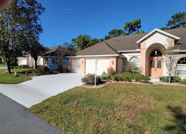 Property at 18 Mayflower Ct S, Homosassa, FL 34446, 3 beds, 2.5 baths
