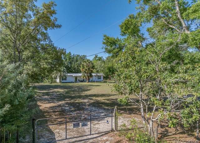 Property at 1500 W Jackson Hill Ct, Lecanto, FL 34461, 3 beds, 1 bath