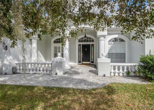 Property at 4 Honeysuckle Dr, Homosassa, FL 34446, 4 beds, 3 baths