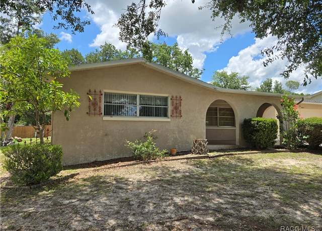 Property at 215 S Jefferson St, Beverly Hills, FL 34465, 2 beds, 2 baths