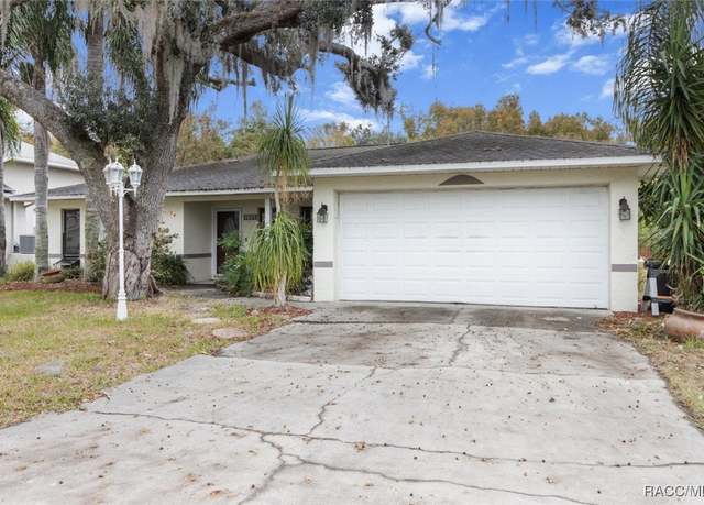 Property at 1025 SE 5th Ave, Crystal River, FL 34429, 5 beds, 3 baths