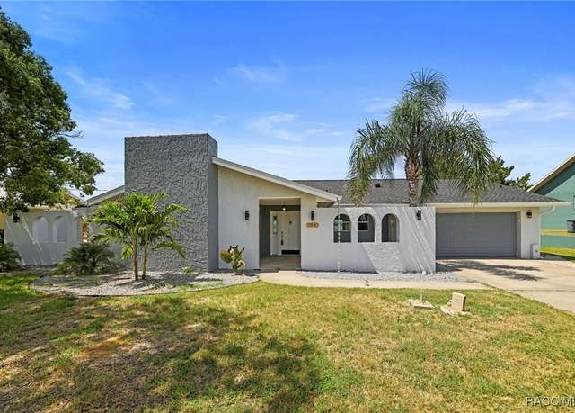 Property at 11930 W Bayshore Dr, Crystal River, FL 34429, 3 beds, 2 baths
