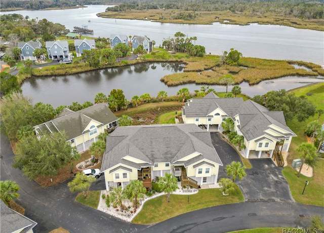 Property at 2905 N Rivers Edge Blvd, Crystal River, FL 34429, 3 beds, 2 baths