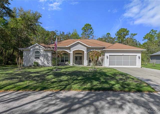 Property at 12 Douglas Ct S, Homosassa, FL 34446, 3 beds, 3 baths