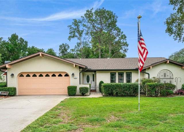 Property at 19 Holly Ct, Homosassa, FL 34446, 3 beds, 2 baths