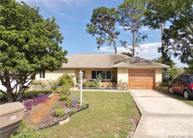 Property at 207 S Desoto St, Beverly Hills, FL 34465, 2 beds, 1.5 baths