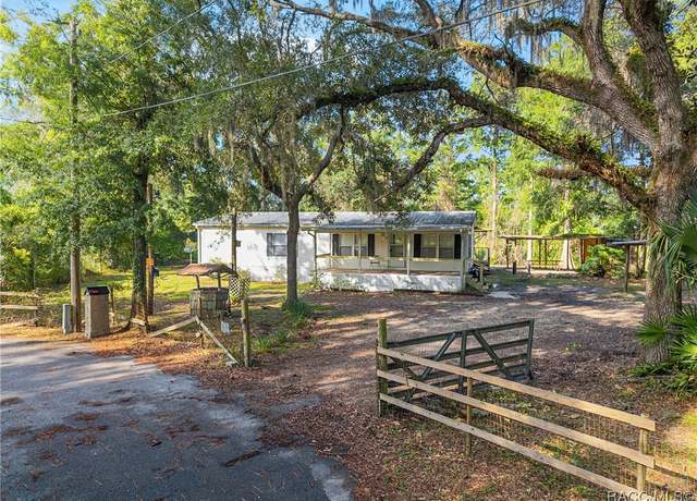 Property at 8735 N Dixie Dr, Dunnellon, FL 34434, 3 beds, 2 baths