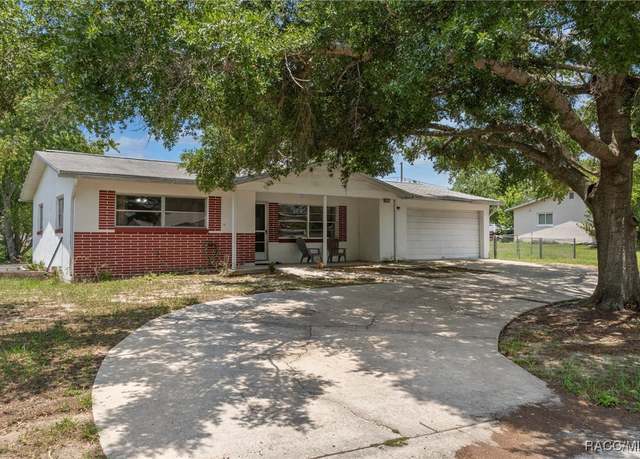 Property at 208 S Adams St, Beverly Hills, FL 34465, 2 beds, 1.5 baths