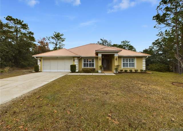 Property at 13 Apple Ct, Homosassa, FL 34446, 3 beds, 2.5 baths