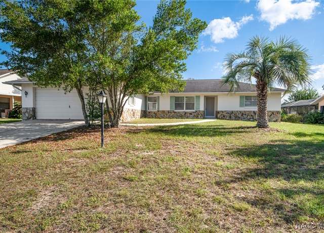 Property at 3939 N Blazingstar Way, Beverly Hills, FL 34465, 3 beds, 2 baths