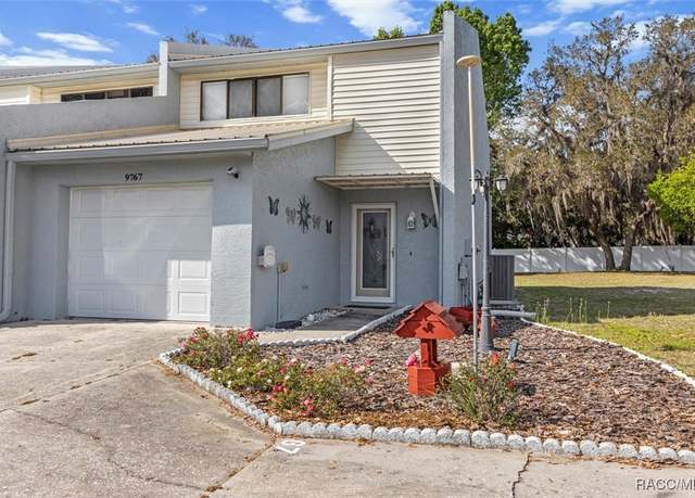 Property at 9767 E Goldfinch Ln, Inverness, FL 34450, 2 beds, 2.5 baths