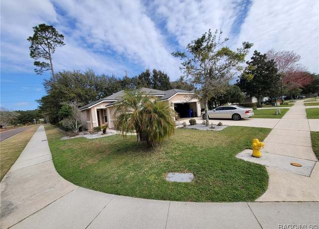 Property at 600 Stonehill Pl, St. Augustine, FL 32092, 4 beds, 2 baths
