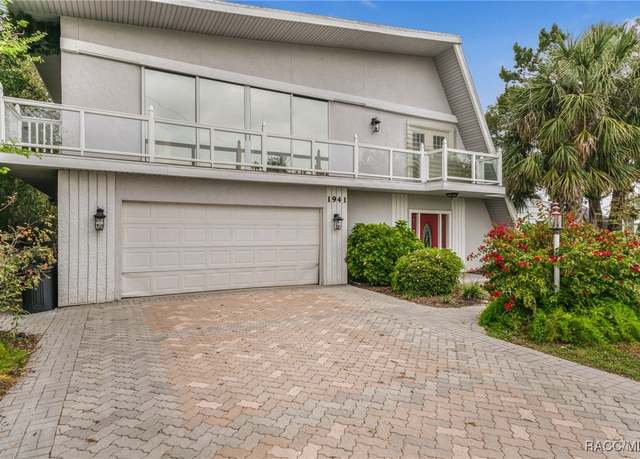 Property at 1941 NW 15th St, Crystal River, FL 34428, 4 beds, 3.5 baths