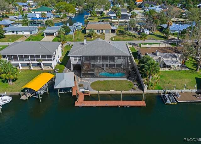 Property at 1710 NW 20th Ave, Crystal River, FL 34428, 3 beds, 2.5 baths