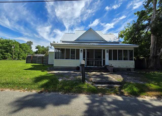 Property at 205 Beetree Ave, Nashville, GA 31639, 2 beds, 1 bath
