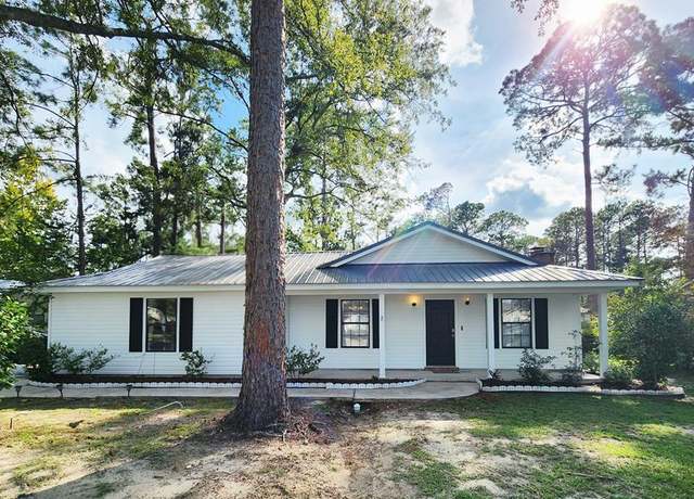 Property at 2400 Lowndes Dr, Valdosta, GA 31602, 3 beds, 2 baths