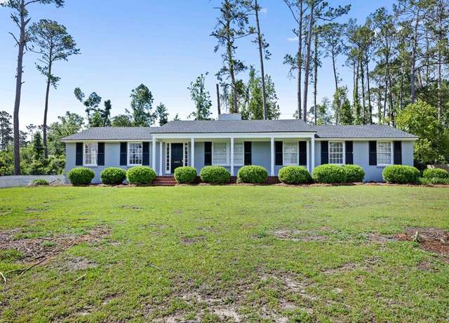 Property at 2421 Westwood Dr, Valdosta, GA 31602, 3 beds, 2 baths