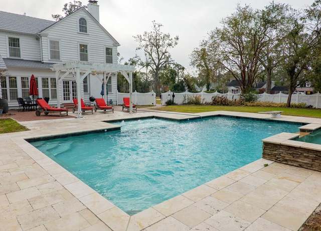 Property at 300 Georgia Ave, Valdosta, GA 31602, 5 beds, 5 baths
