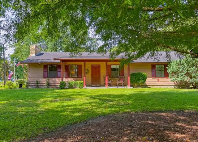 Property at 22 Inwood Pl, Thomasville, GA 31792, 3 beds, 2 baths