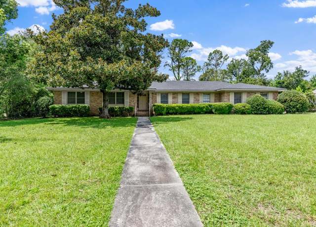 Property at 2510 Winding Way, Valdosta, GA 31602, 3 beds, 2 baths