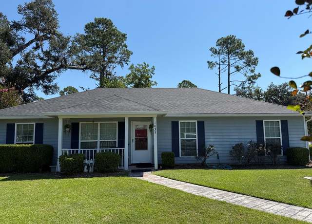 Property at 1035 Bunche Dr, Valdosta, GA 31602, 4 beds, 2 baths