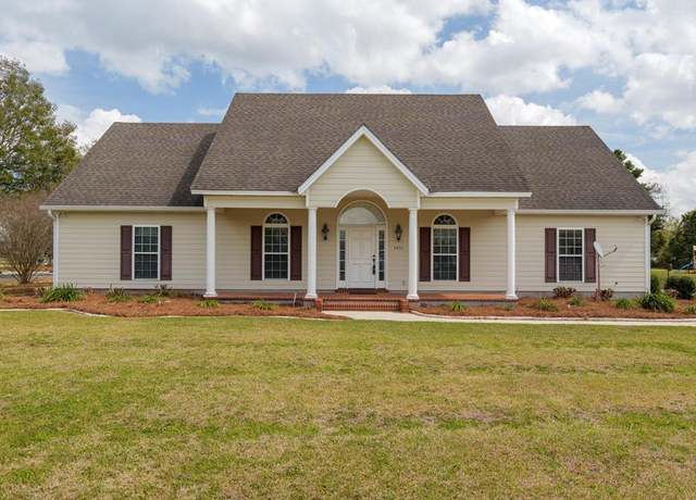 Property at 5670 Barber Cir, Hahira, GA 31632, 5 beds, 3 baths