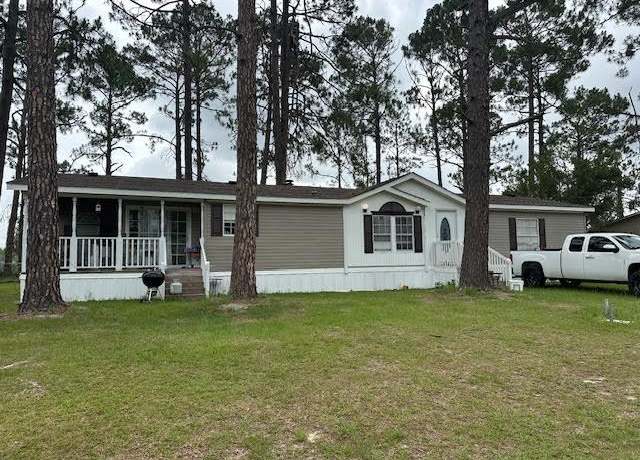 Property at 21701 High Point Dr, Valdosta, GA 31601, 3 beds, 2 baths