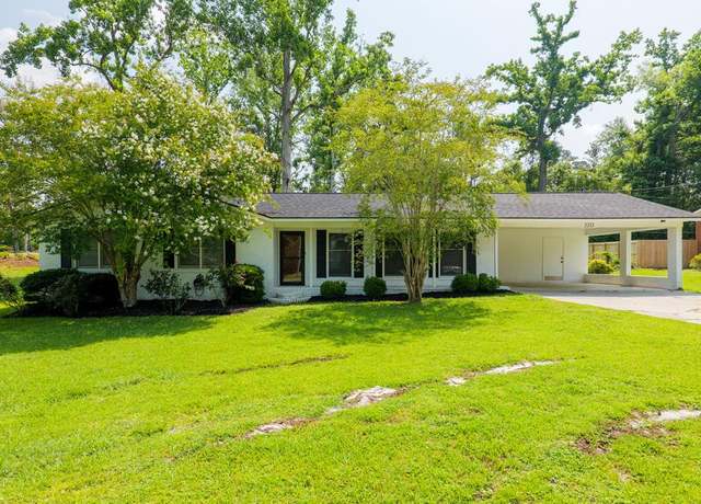 Property at 2213 Park Ln, Valdosta, GA 31602, 3 beds, 2 baths