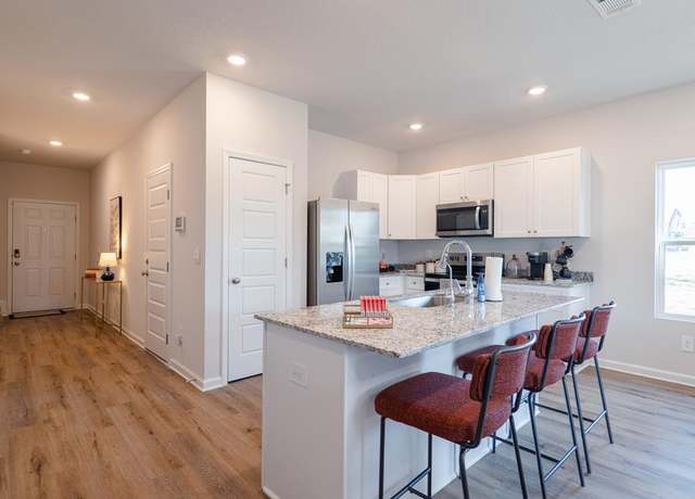 Property at 5021 Rosewyck Cir, Valdosta, GA 31605, 3 beds, 2.5 baths